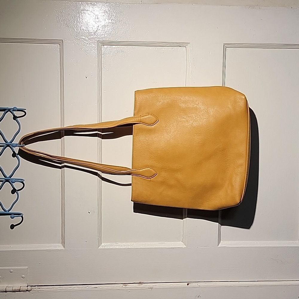 Mustard purse